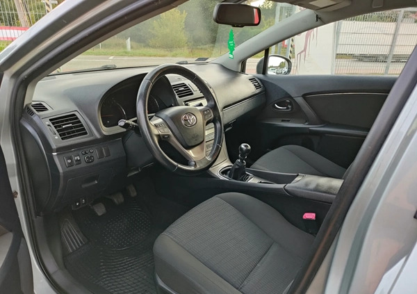 Toyota Avensis cena 19900 przebieg: 293000, rok produkcji 2009 z Supraśl małe 301